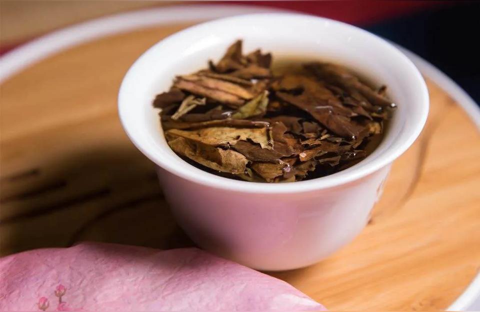 茶葉的種類和功效菊花枸杞桂圓茶的功效與作用都是什么呢