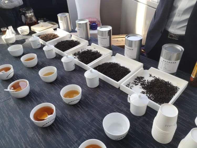 過(guò)了夜的茶葉可以喝嗎百度中午泡過(guò)的茶葉晚上可以接著泡嗎