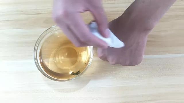 茶水洗頭發的功效與作用方法及禁忌癥涼茶可以洗頭嗎